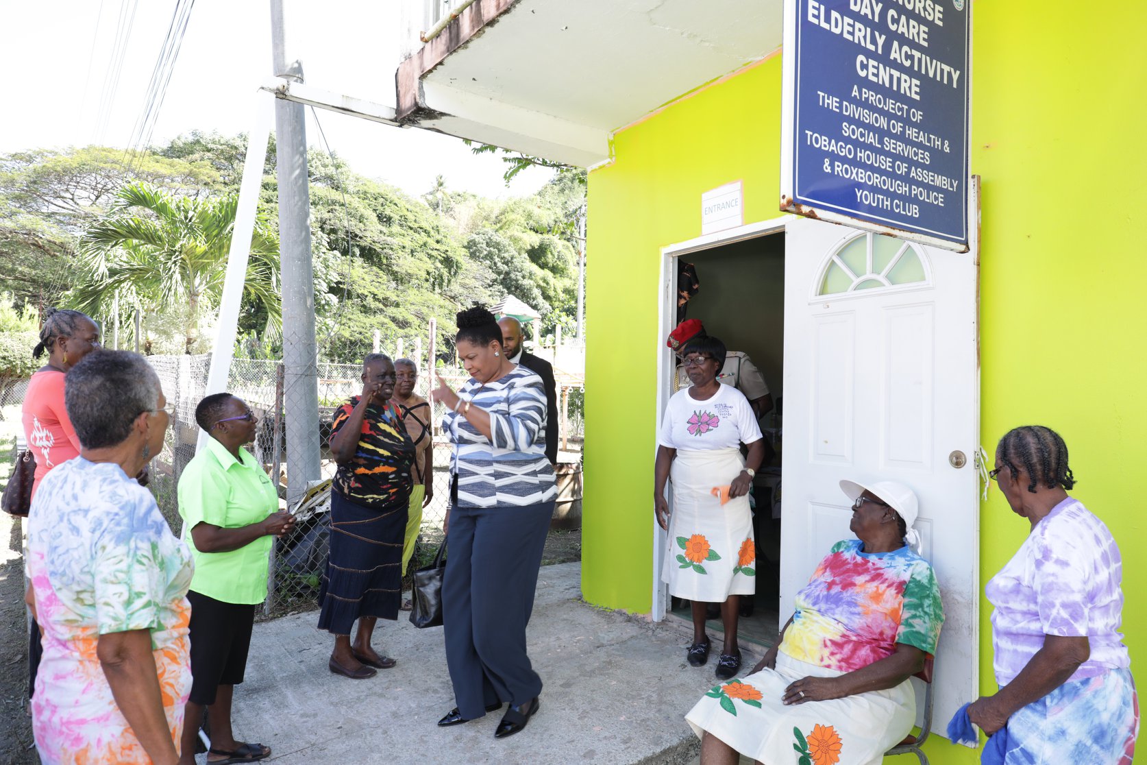 President Weekes Tours the Roxborough Police Youth Club’s Elderly