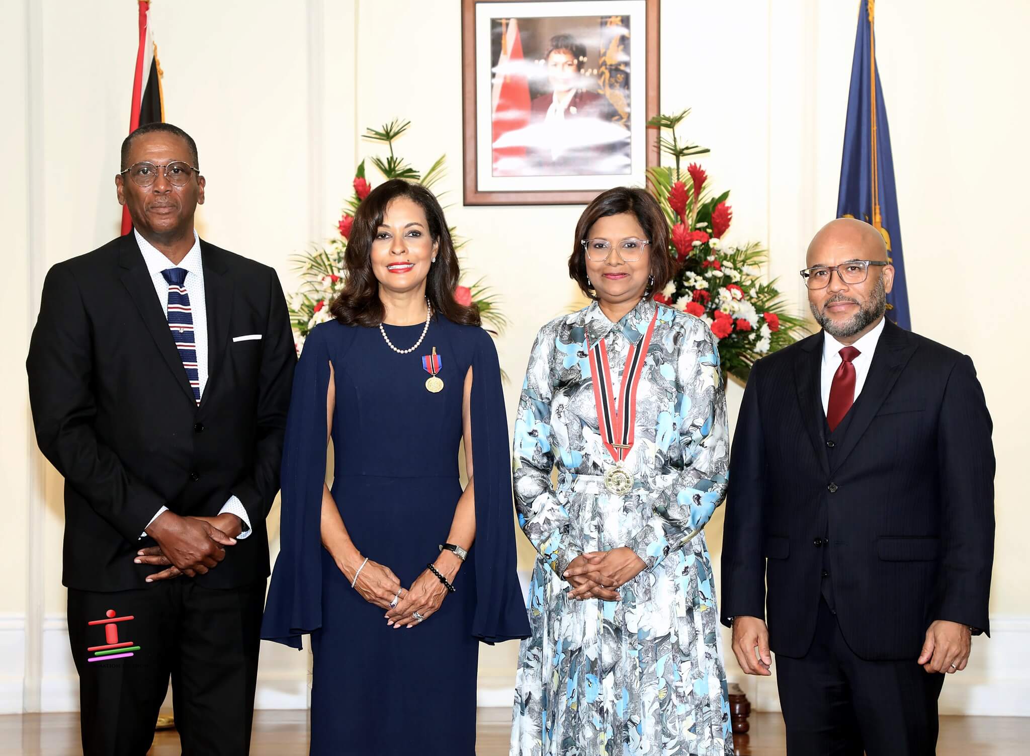 U.S. Ambassador receives Hummingbird Medal Gold