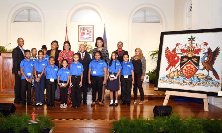 Their Excellencies receive LEGO Coat of Arms